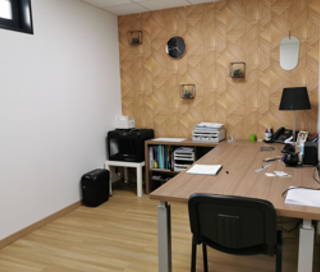 Bureau privé 20 m² 2 postes Location bureau Rue Vivenel Compiègne 60200 - photo 1